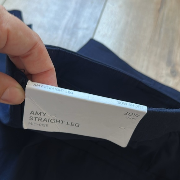 NWT Liz Claiborne Amy Straight Leg Pants Pull On Mid Rise Navy Plus Sz 30W Short - Picture 4 of 8